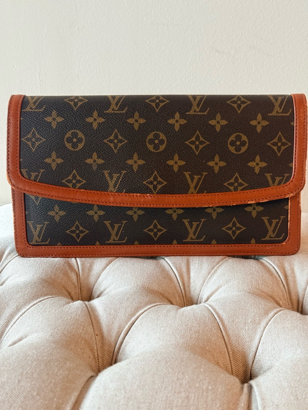 Louis Vuitton Monogram Pochette Dame GM Clutch Bag 29.